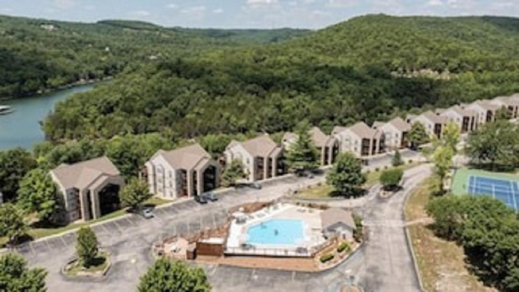 Beautiful Branson Getaway-Next To Silver Dollar City &Tablerock-Family Amenities Extérieur photo
